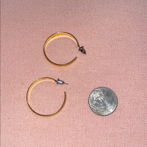 No Name Jewelry - Small Gold Hoops